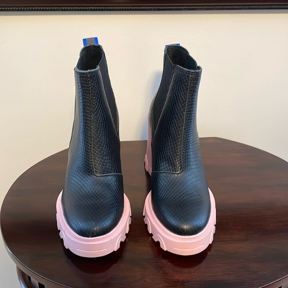 Sorel Brex heeled Chelsea boots - Picture 1 of 8
